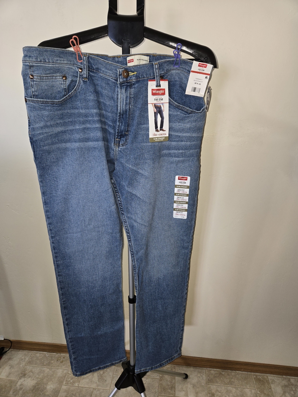Wrangler Straight-Leg Jeans in Medium Blue Wash